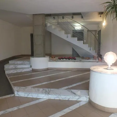 Apartment Bonito De 2 En Con Estacionamiento, Aire Acondicionado, Cerca Del Centro Y De La Playa - Es-204-46
