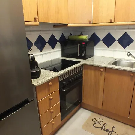 Apartment Bonito De 2 En Con Estacionamiento, Aire Acondicionado, Cerca Del Centro Y De La Playa - Es-204-46 *