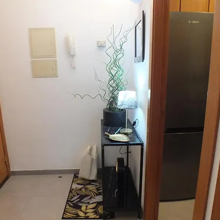 Apartament Bonito De 2 En Con Estacionamiento, Aire Acondicionado, Cerca Del Centro Y De La Playa - Es-204-46 *